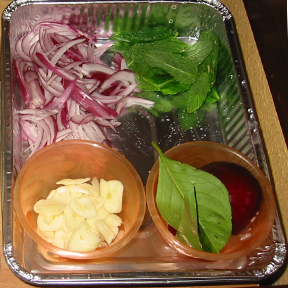 soe onion garlic mintcitrus1 Burmese Orange Salad   Sicilian Serendipity